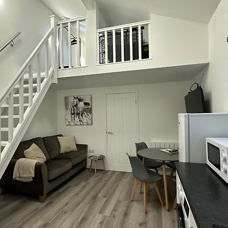 Central Colwyn Bay F1 Bagian luar foto