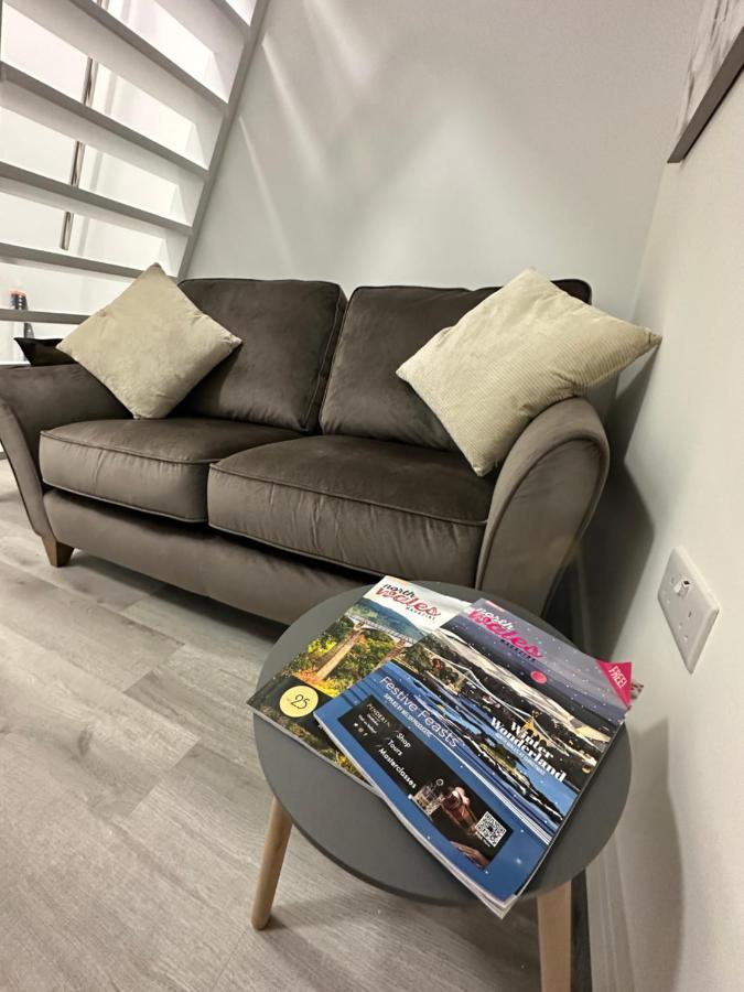Central Colwyn Bay F1 Bagian luar foto