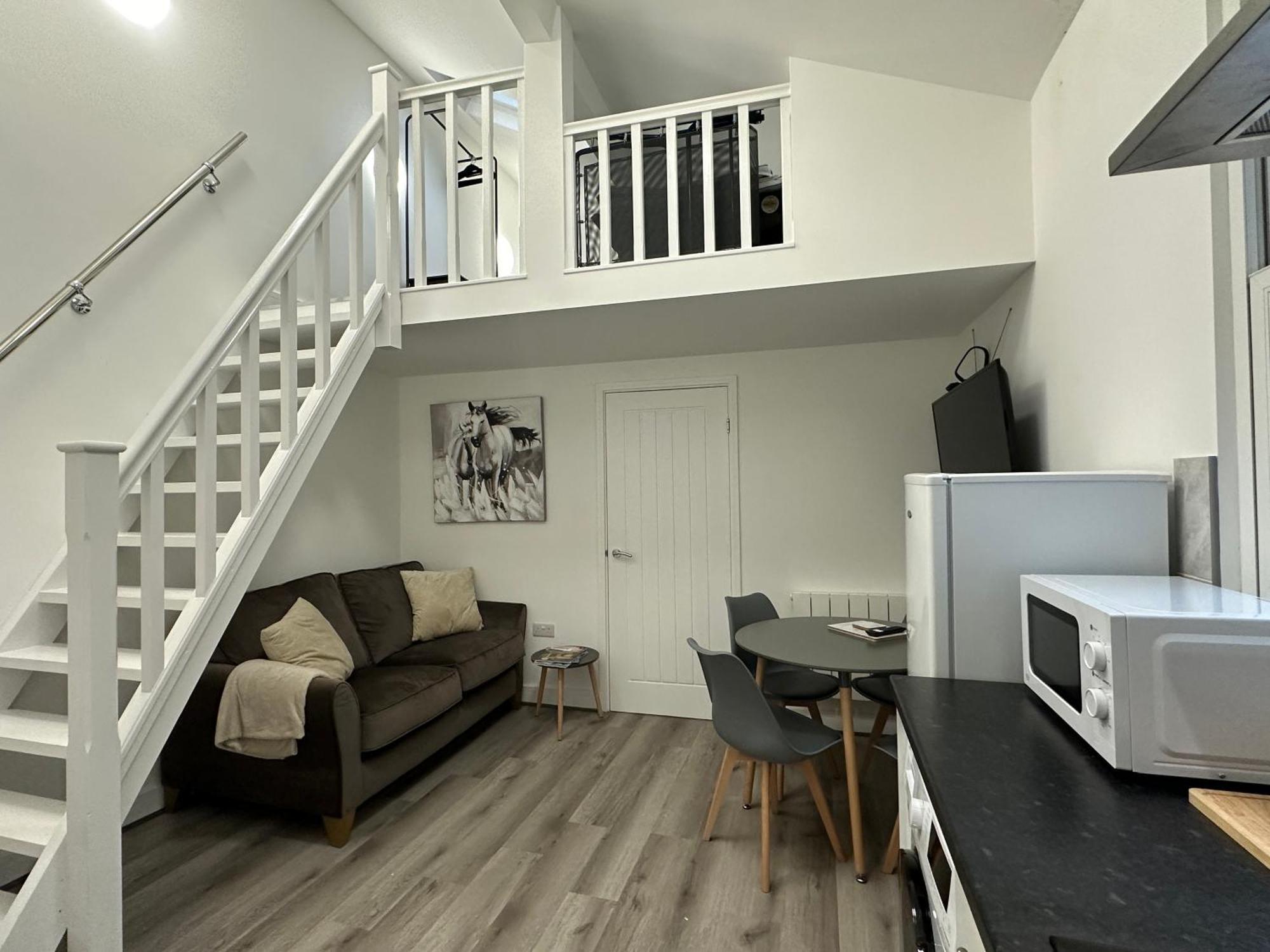 Central Colwyn Bay F1 Bagian luar foto